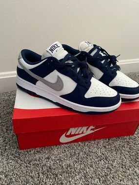 Nike Dunk Low Midnight Navy/Smoke Grey Mens sz 9.5 women sz 11-Brand New in box